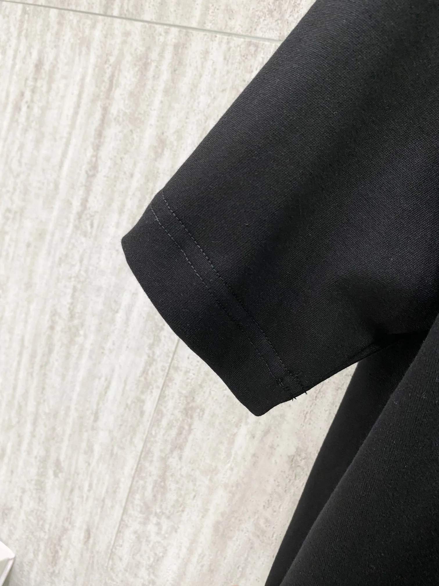 2026ss logo🪡🪡🪡 32 g 𝐂𝐎𝐋𝐎𝐔𝐑：White Black 𝐒𝐈𝐙𝐄：S m L XL 110